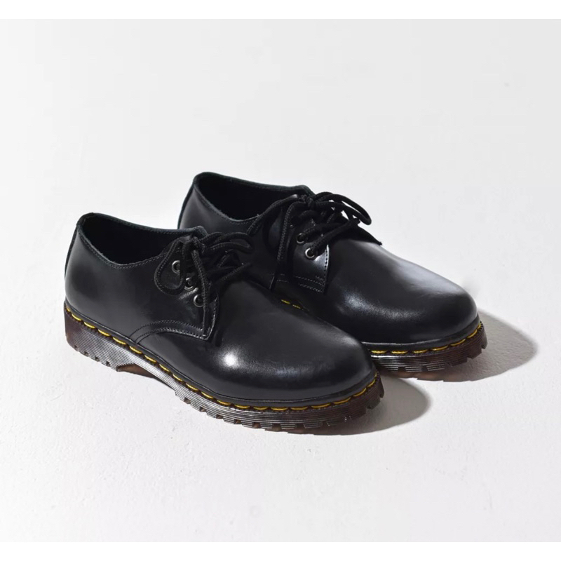 preloved Sepatu kulit wanita / sepatu kulit glossy / sepatu oxford / dupe docmart / sepatu dr. Marte