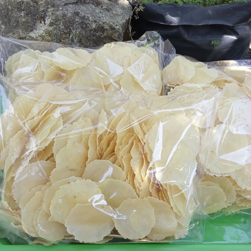 

Emping melinjo mentah 500gram mlinjo mentah super tipis 1/2 kg khas Limpung 500 gram emping belinjo murah