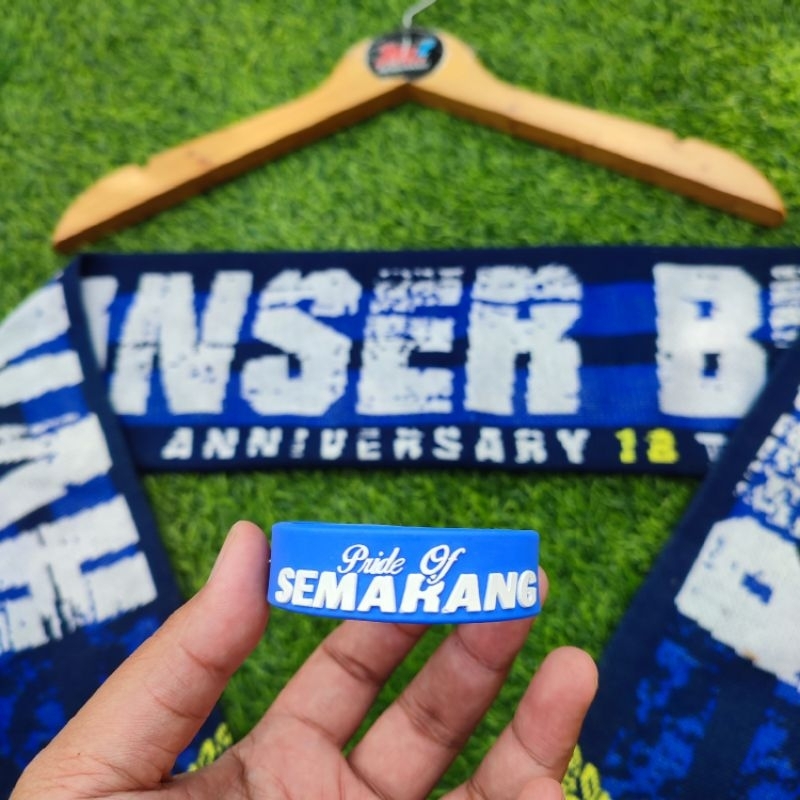 syal panser biru