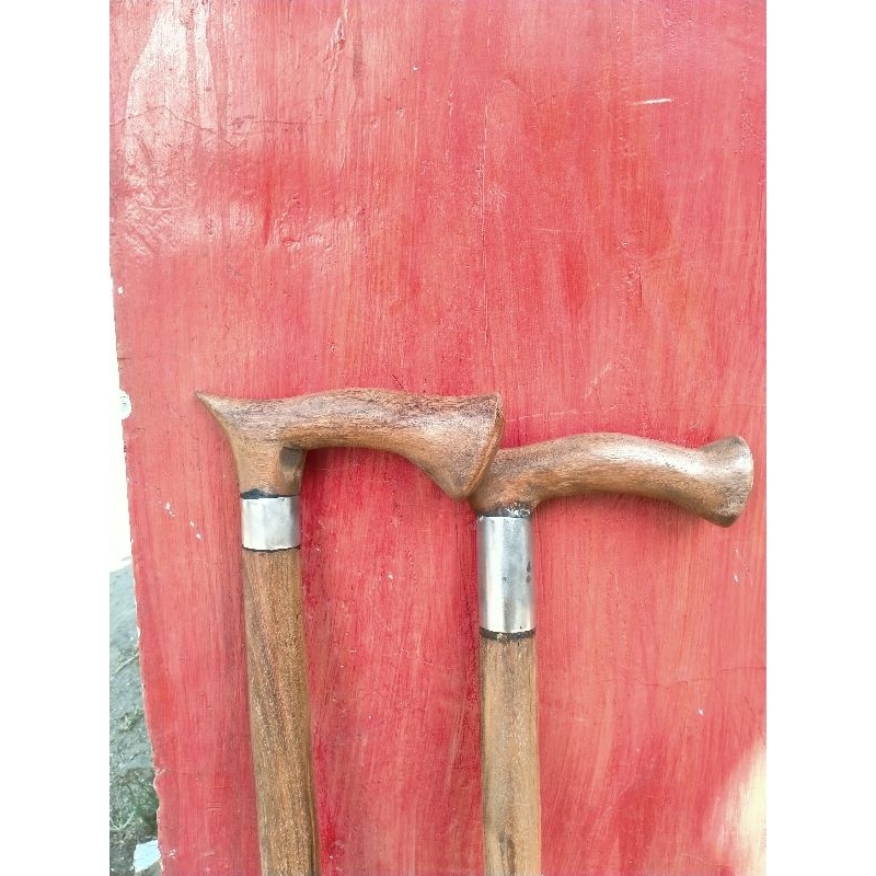 Tongkat jalan kayu gaharu Kalimantan wangi alami