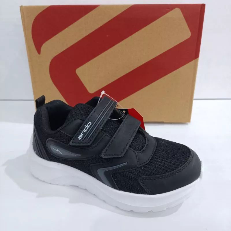 Ando Sepatu Sneakers Estadio Remaja - Hitam/Putih