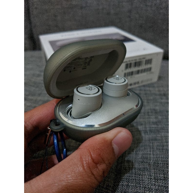 Bang Olufsen E8 3rd gen