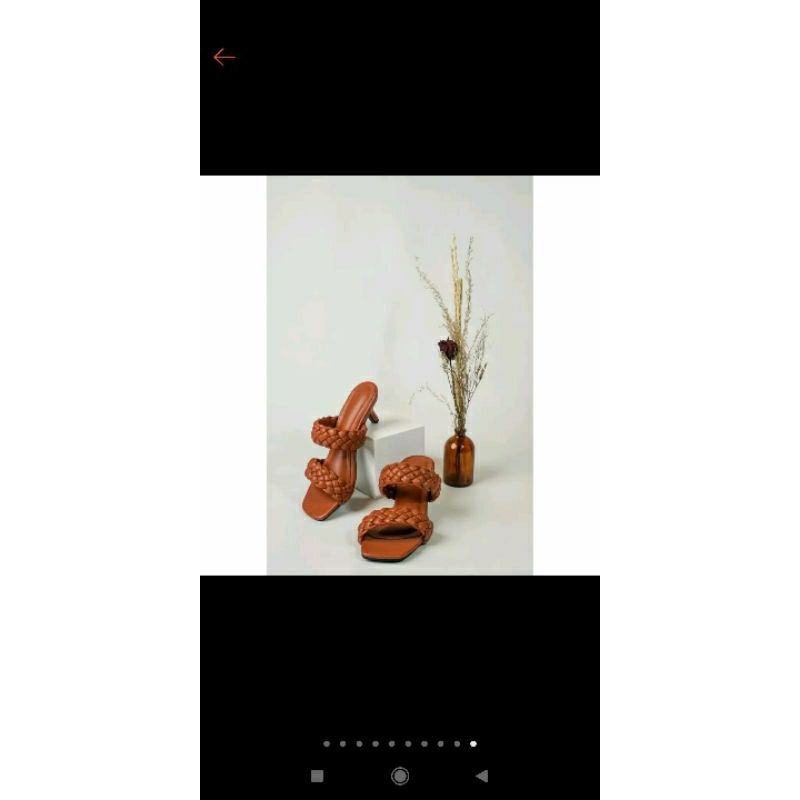 Venetta hels by vanessa wear