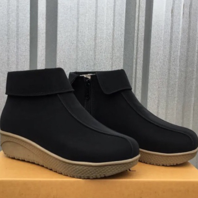 sepatu boots wanita murah, sepatu boots cewek, sepatu boots perempuan, sepatu wedges boots, sepatu boots wedges trendy, sepatu boots cewek keren lkr524