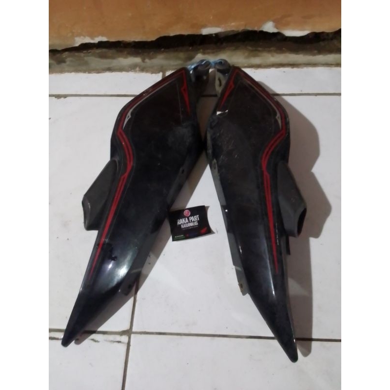 cover body behel begel belakang kiri kanan Yamaha Byson bekas second copotan