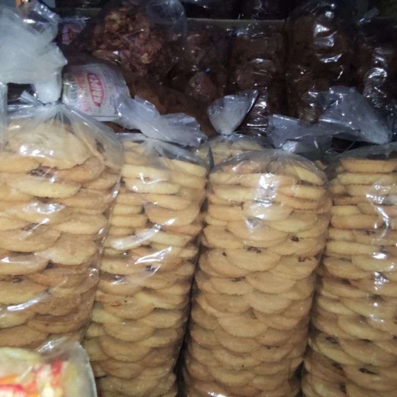 

Kue Kering Bolu Es 500gr