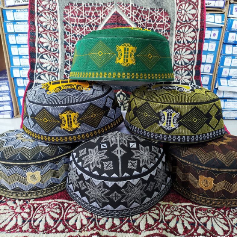 Peci Kopiah Malaysia Terompah / Peci Kopiah Malaysia Bordir / Peci Kopiah Motif Pintu Acehsongkok peci kopiah TEROMPAH Nabi Muhammad Saw HITAM PUTIH Peci Assagofah Terompa peci malaysia terompa peci asagofah putih hitam peci kopyah terompa songkok terompa