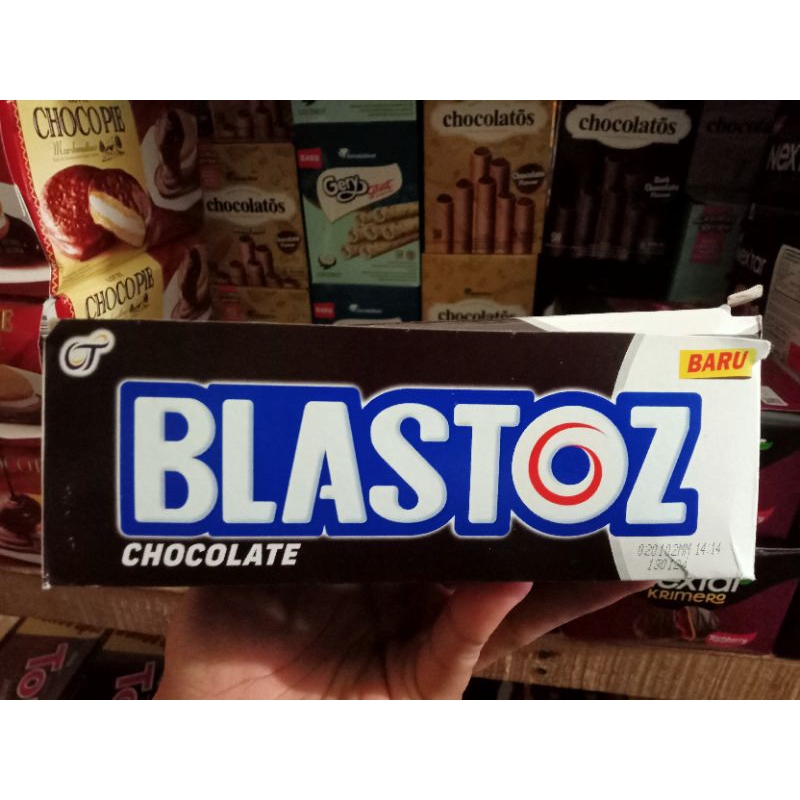 

Blastoz Wafer Roll Rasa Bersalut Cokelat 12Pcs × 24gr