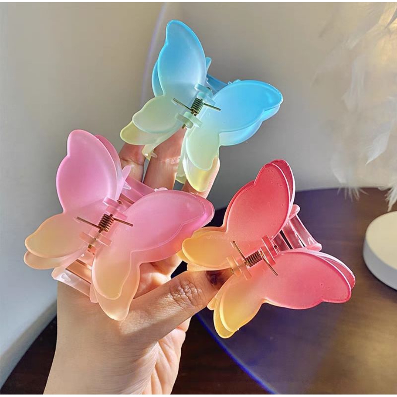 Jepit Rambut Kupu Jumbo 7cm Dua Sayap Warna Gradasi Jedai Doff Kupu Sayap Ganda Jepitan Rambut Transparan Matte Double Layer Korean Butterfly Hair Claw Clips