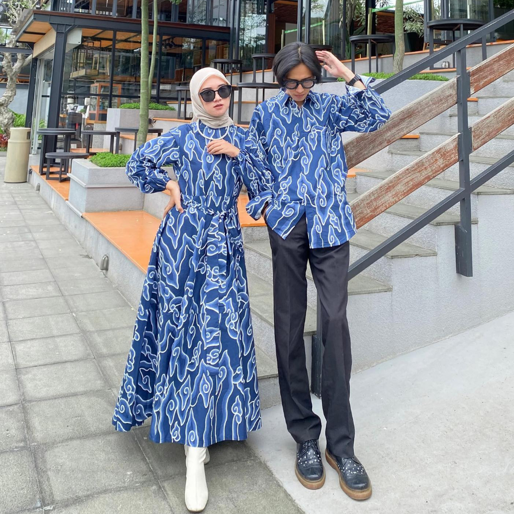 BATIK TRUSMI Set Couple Gamis Yunia dan Kemeja Birawa Mega Mendung Biru