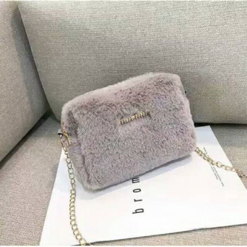 Tas Selempang Bahu Tali Rantai Resleting Michele TasDoctor Bahan Bulu Bludru Plush Fluffy Fur Sling Bag Wanita Tas Pesta Kondangan Cewek Hand Bag Shoulder Bag Perempuan Lucu Batam Import Korea