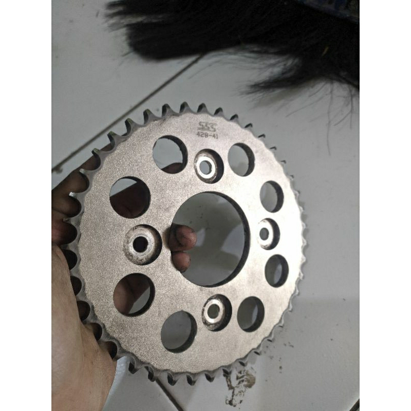Gear belakang Supra X 125 (SSS 428/41)