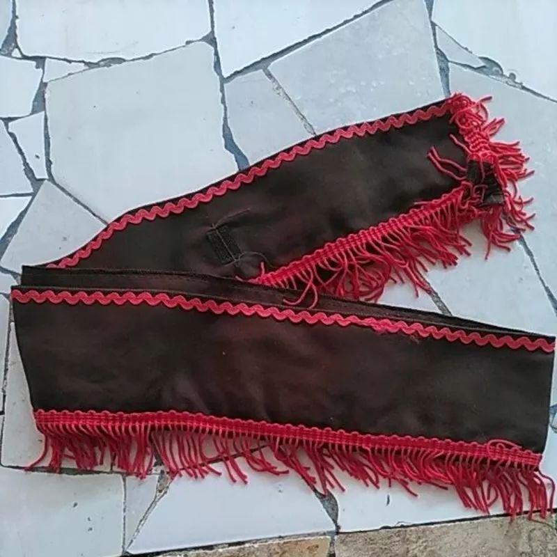 Selempang tkk rumbai merah penggalang