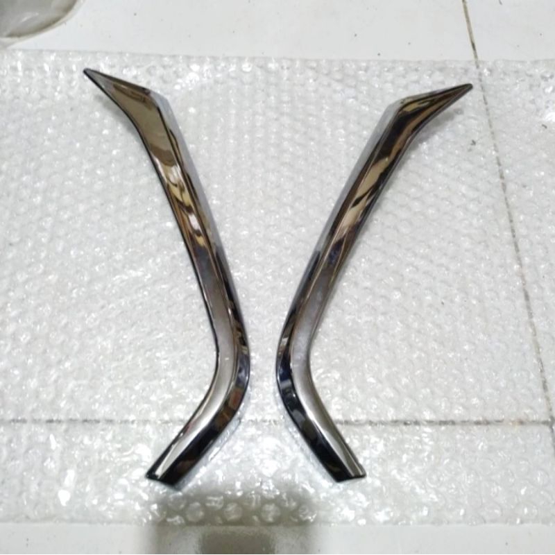 GARNISH GRILL RADIATOR AVANZA XENIA 2019 ORIGINAL