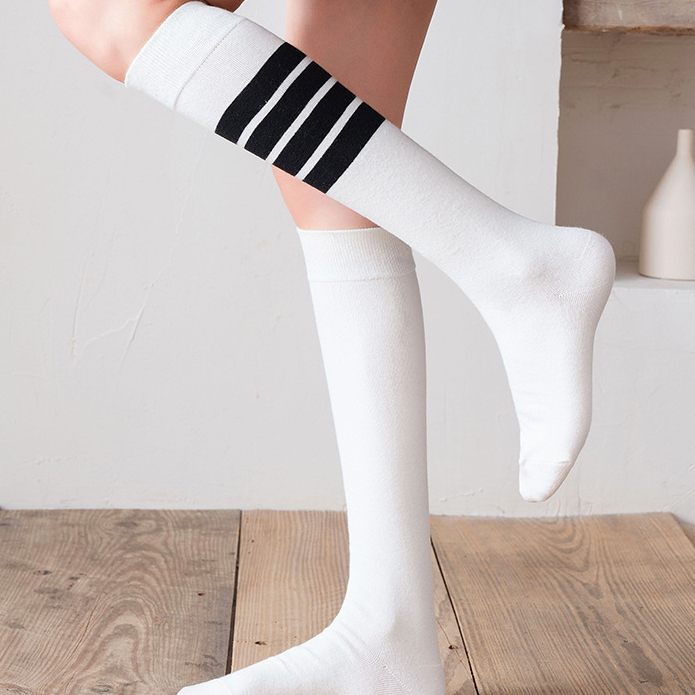 KT-09 KAOS KAKI 4 STRIP SEBELAH black and white overknee socks cosplay lolita japan