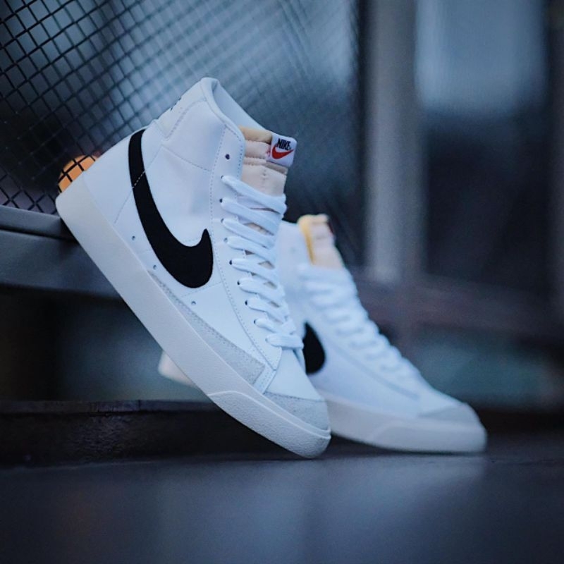 Sepatu Nike Blazer Mid 77 Vintage White Black