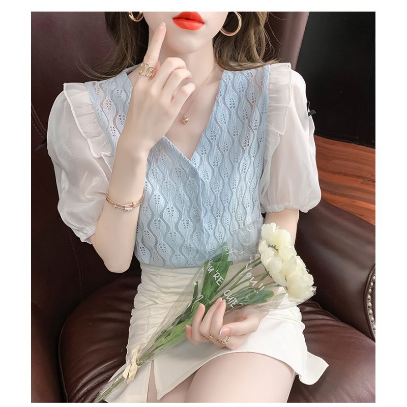 Blouse wanita warna campuran biru putih model cantik sifon rajut kerah v Korea lengan pendek elegant