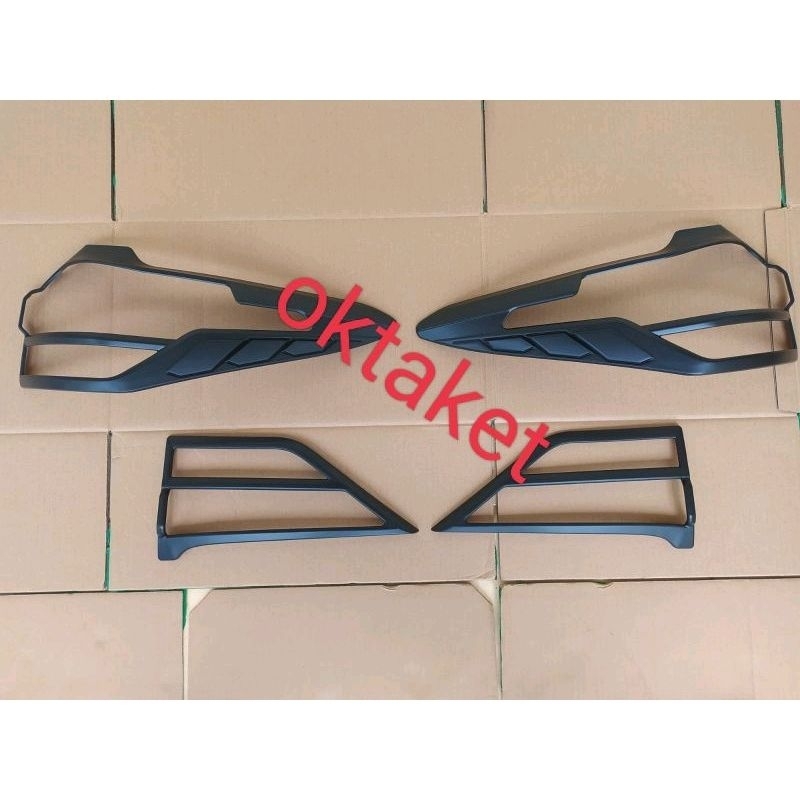 garnish lampu belakang Innova Zenix 2022 2023 2024 Hitam Chrome Carbon