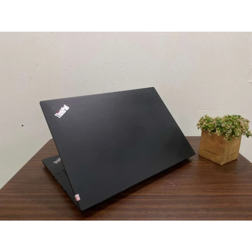 Lenovo Thinkpad T470 i3-7020U Ram 8GB/256GB Win 10 Siap Pakai dan Berkualitas Mulus