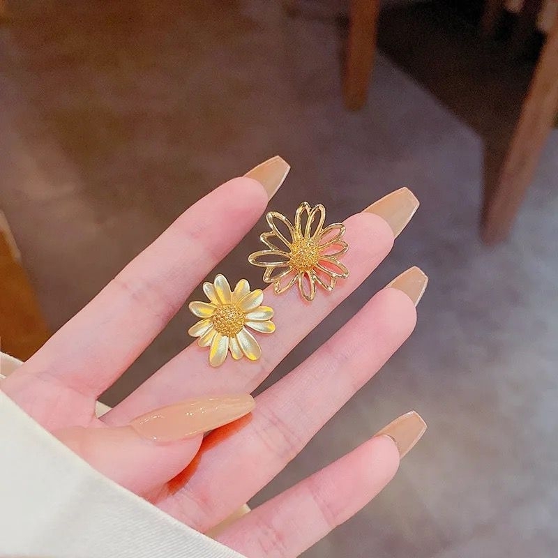 Anting-anting aster bunga matahari metalik Korea Selatan Belapis perak 925