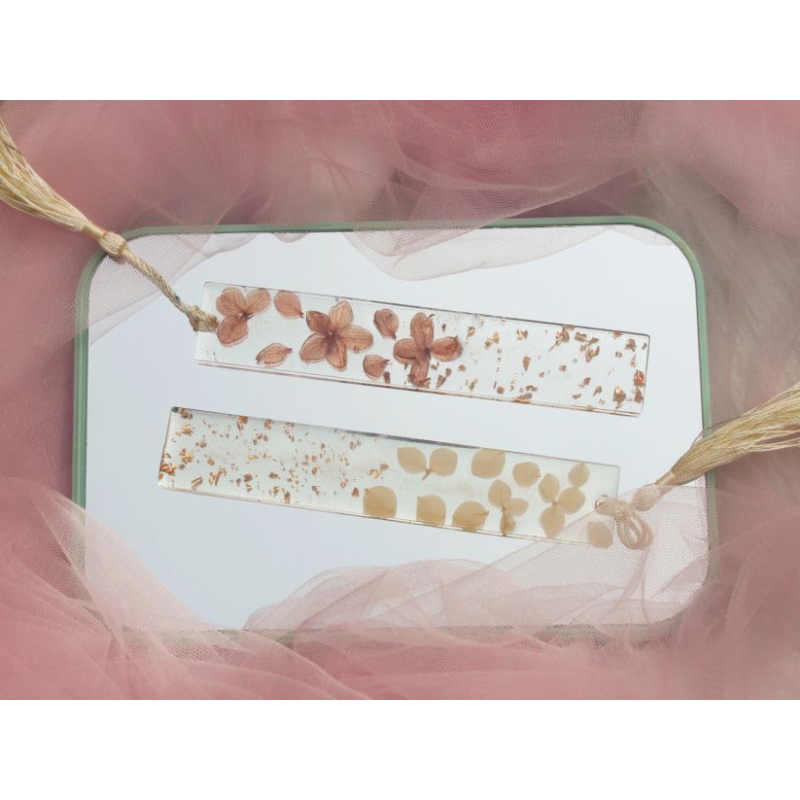 

bookmark resin bunga kering