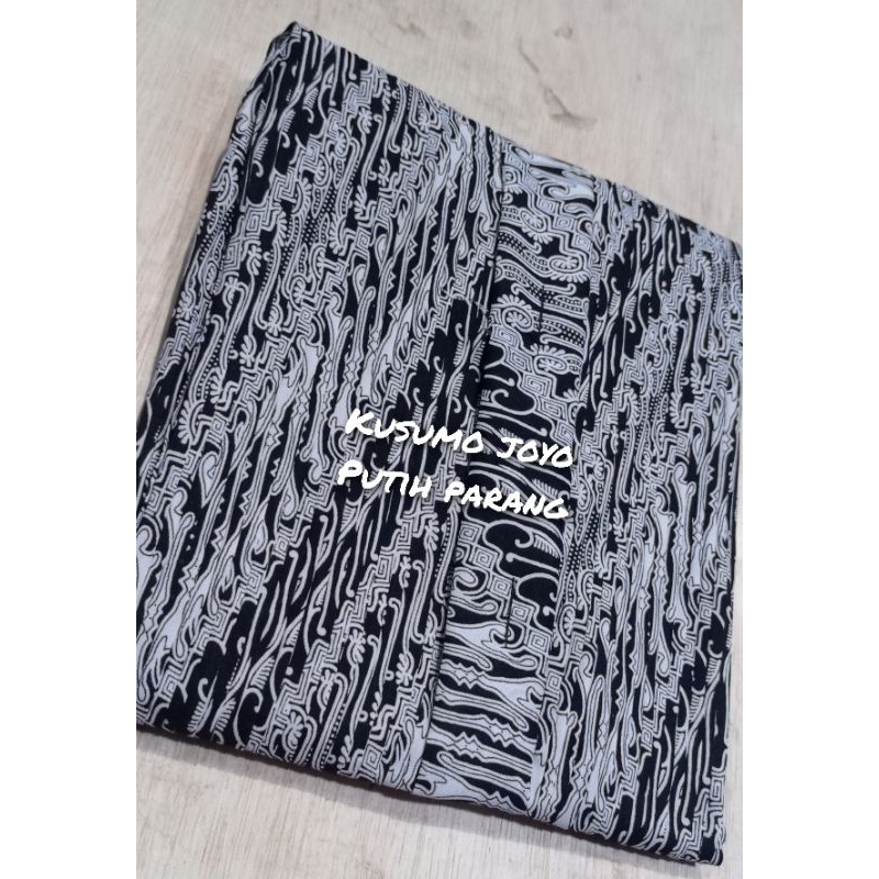 Rok Pliket Wisuda Wanita Jarik Lilit Dewasa