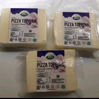 

Keju Arla Pizza Topping Mozzarella block 250Gr -BEST PRICE & BEST SELLER-