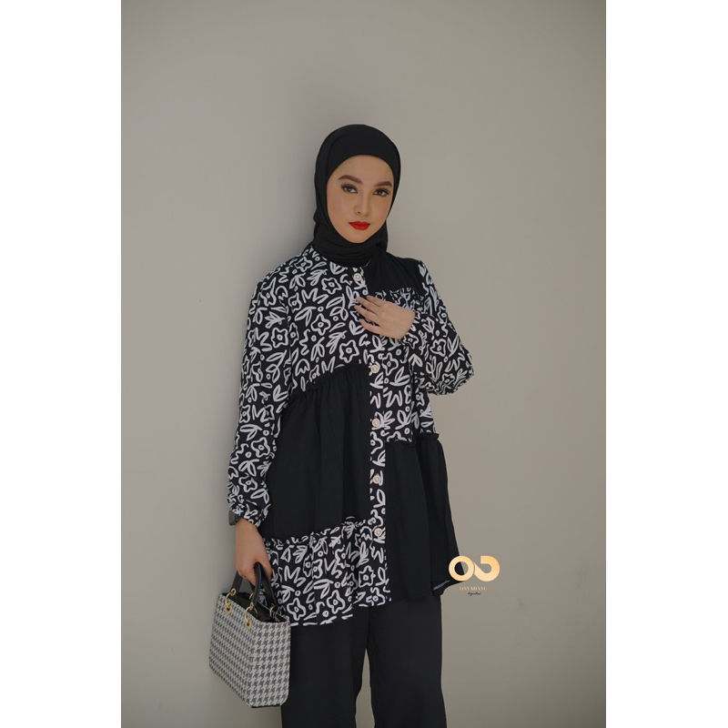 Juwita Blouse