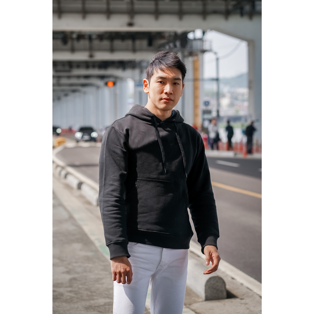 WILL-K LONDON Pullover Hoodie in Black