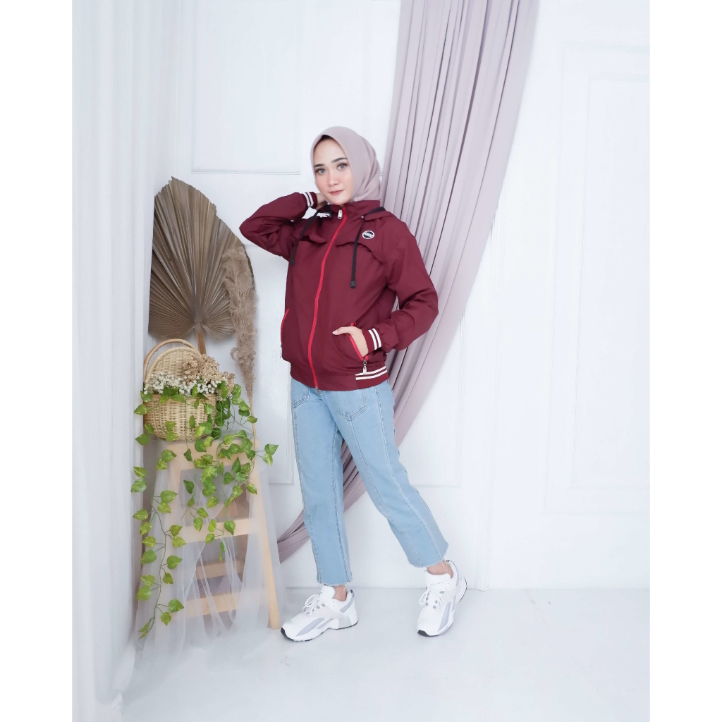 Justrue Jaket Wanita Polos Marun