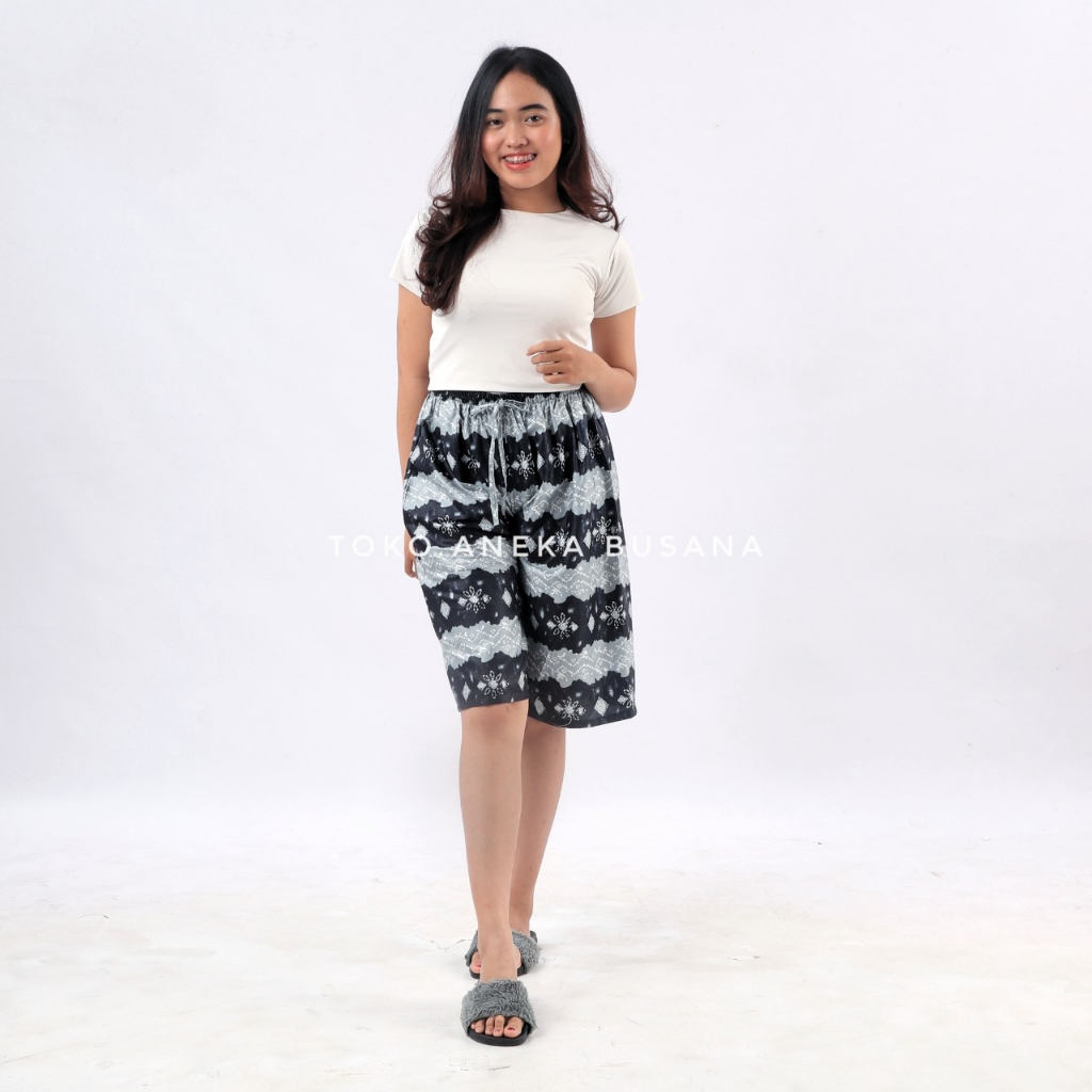 Celana Pendek Dewasa 3/4 Wanita Rayon Jumbo