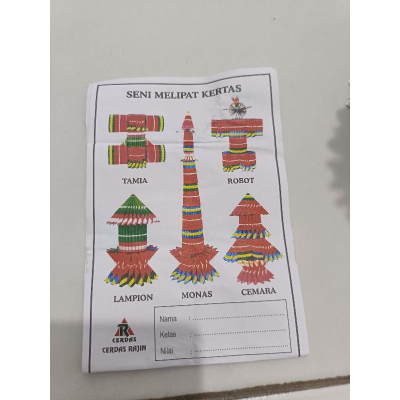 

kerajinan seni melipat kertas