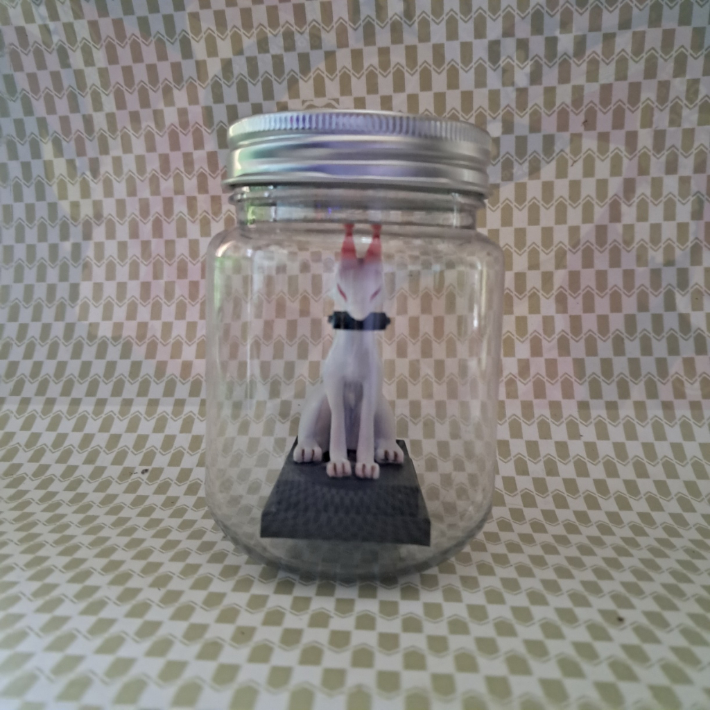 Trading Figure Kitsune (Rubah) Dalam Botol versi putih