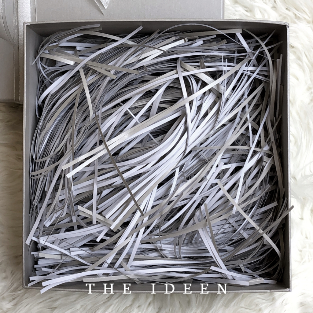 THE IDEEN - 016-04 | HARD BOX ABU ABU 25×25×7,5 FREE KARTU UCAPAN DAN KERTAS CACAH | KOTAK KADO PARCEL HADIAH ULANG TAHUN AESTHETIC | PACKAGING SOUVENIR NATAL LEBARAN | KOTAK HAMPERS BAYI CEWEK COWOK BRIDESMAID GROOMSMEN SERBAGUNA