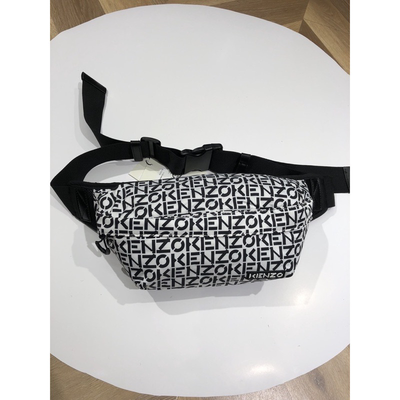 Kenz0 Waistbag Repeat Blue And White Mini Font