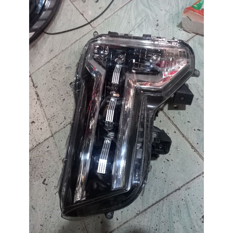 lampu depan mitsubishi xpander 2022-2023