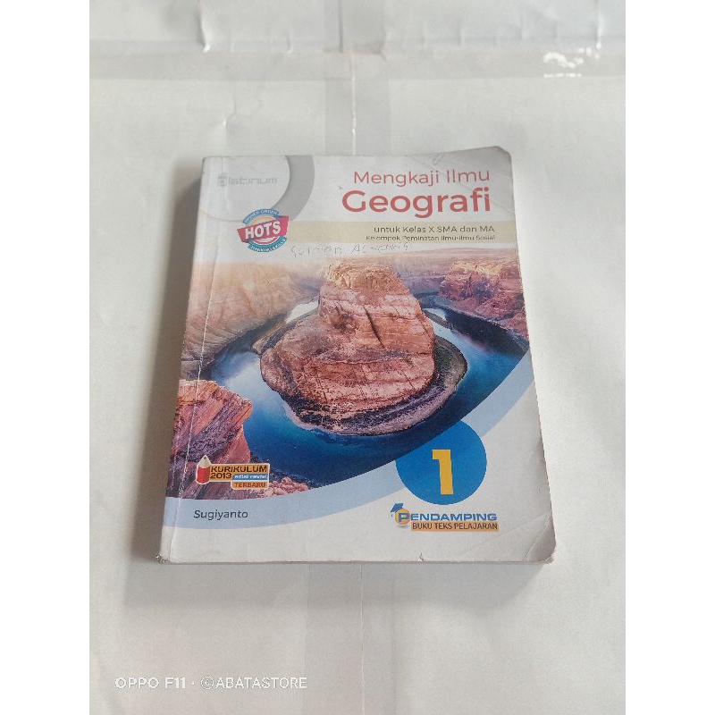 BUKU MENGKAJI ILMU GEOGRAFI SMA MA KLS X K13 HOTS SUGIYANTO