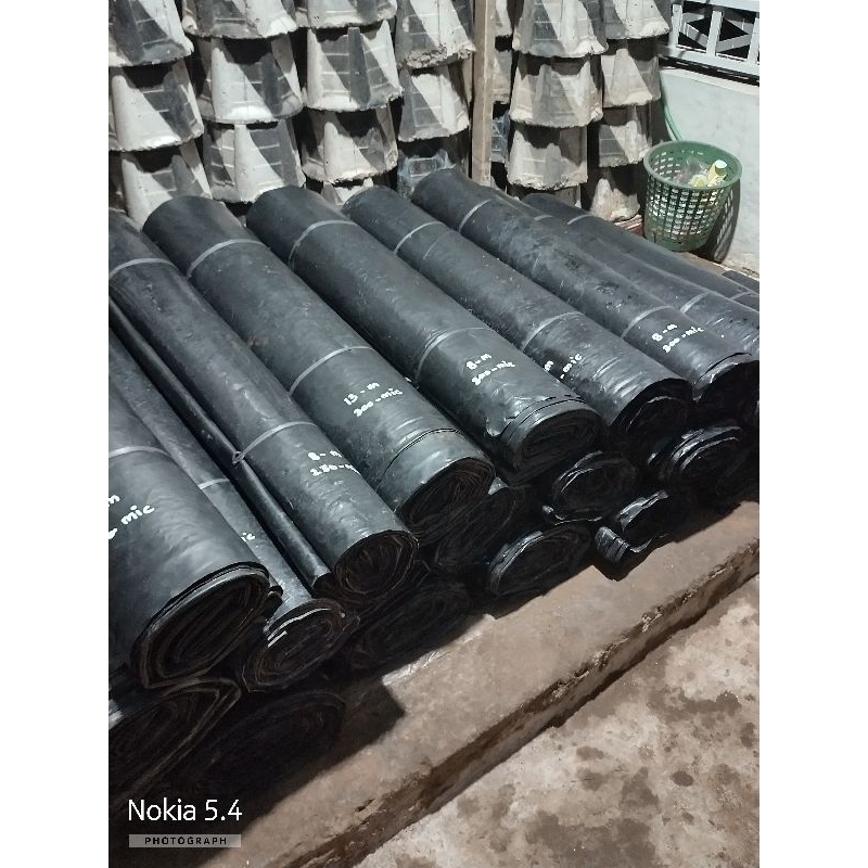 GEOMEMBRAN HDPE  TEBAL 250 MICRON LEBAR 4 METER dan  4,40cm (BEKAS LAYAK PAKAI
