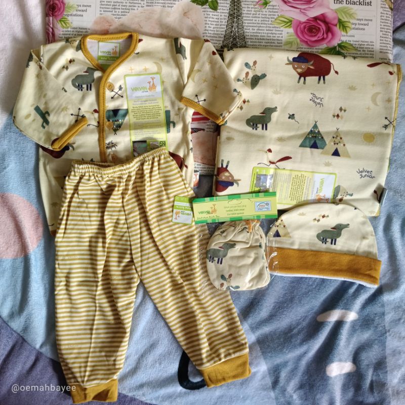 PAKET BAJU NEWBORN (0-3bulan) VELVET JUNIOR/ LIBBY BABY