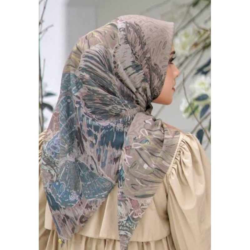 Preloved Farsha Khaki Buttonscarves