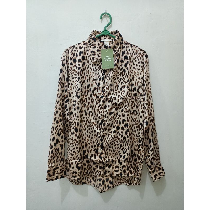 Kemeja Leopard H&M
