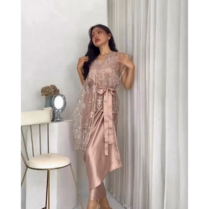 Virareina Top Kondangan Set with wrap skirt