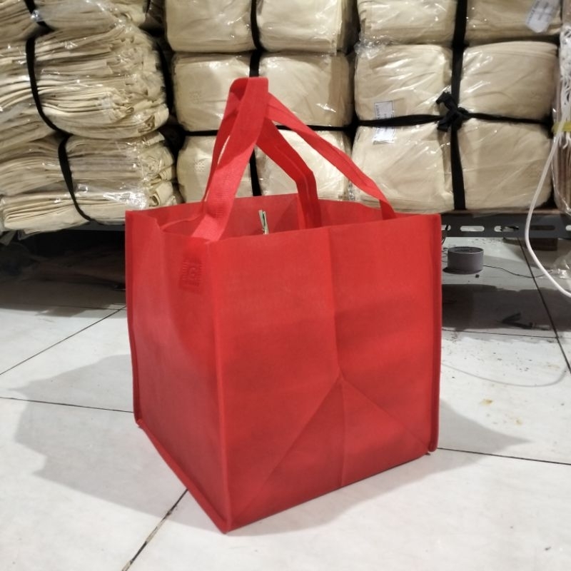 

tas spunbond kotak jahit 22x22 tinggi 26cm