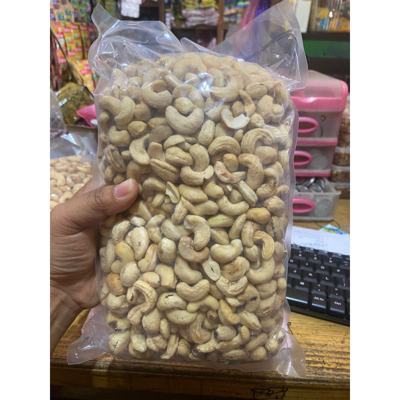

Kacang mente mentah 1 kg
