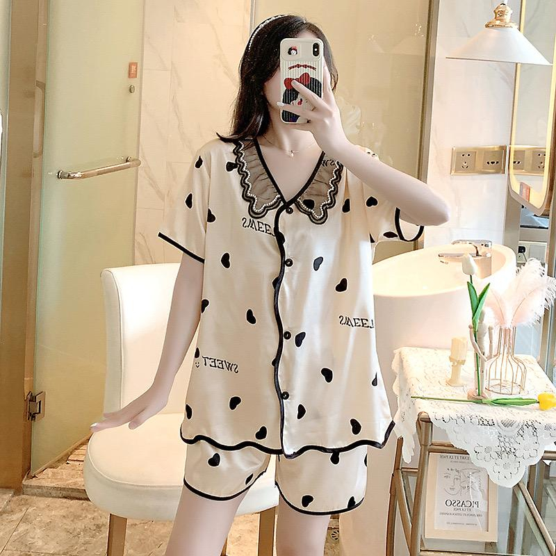 01 Sleepwear Satin Piyama Bahan Satin Lengan Pendek Celana Pendek Kerah Motif Kupu-Kupu Kancing Hidup High Quality Piyama Import/ Baju Tidur Import / Baju Tidur Murah / Piyama Set / Baju Tidur Set