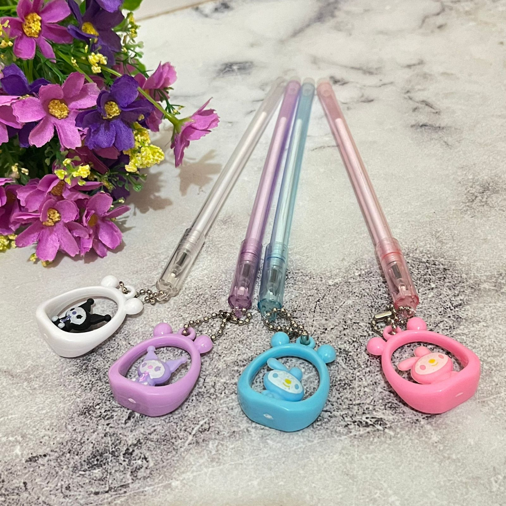 

Pen Gantungan Bentuk SANRIO dalam lingkaran Harga Murah / Pulpen Gantungan Karakter Sanrio Kuromi Melody tinta gel hitam Stationary ATK Kekinian Bisa COD