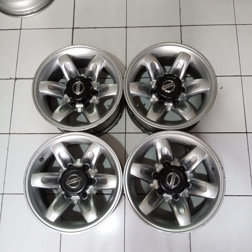 VELG SECOND OEM TERANO RING 15X7 ET 40 HOLE 6X139