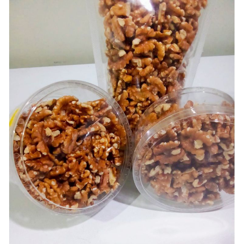 

Kacang Kenari Walnut