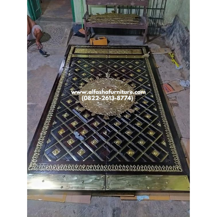 pintu masjid nabawi kuningan asli