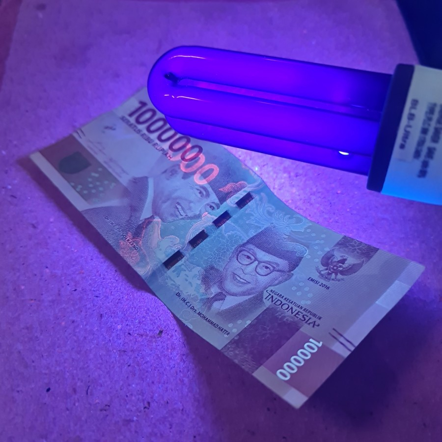 LAMPU Ultraviolet UV-BLB/ UANG /NEON GLOWER 9W E27 220V PLC Genstar